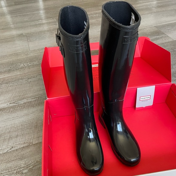 MOVING OUT SALE - Hunter Shoes Original Refined Gloss (black label) - Picture 2 of 7